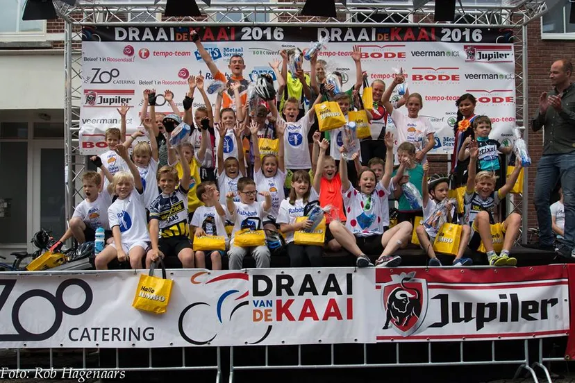 de draai podium kinderen