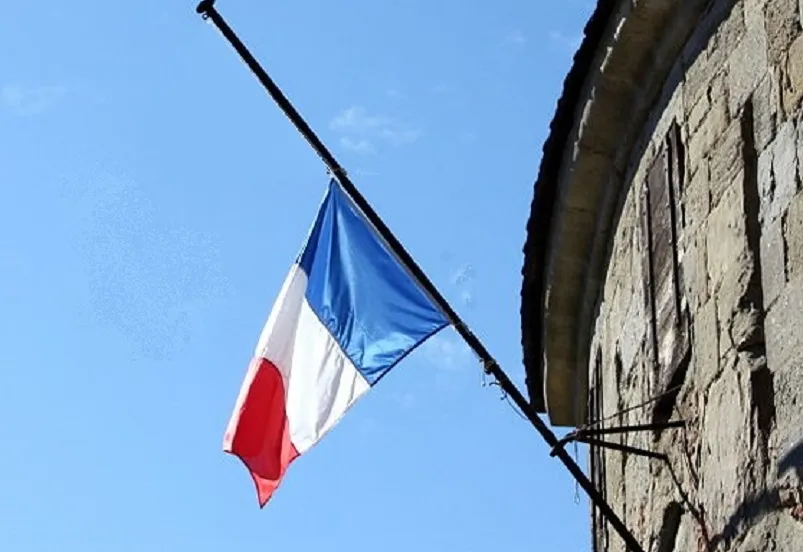 franse vlag halfstok