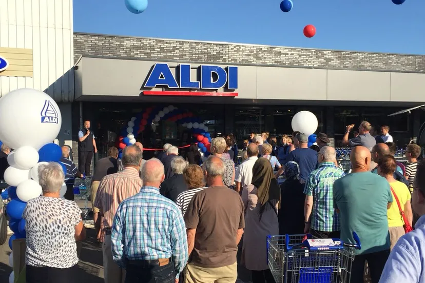 gezellige drukte bij heropening aldi roosendaal
