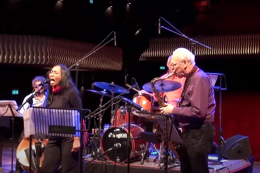 peter den otter en henny salamony