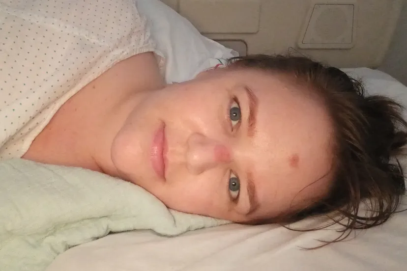 wiesje in haar ziekenhuisbed