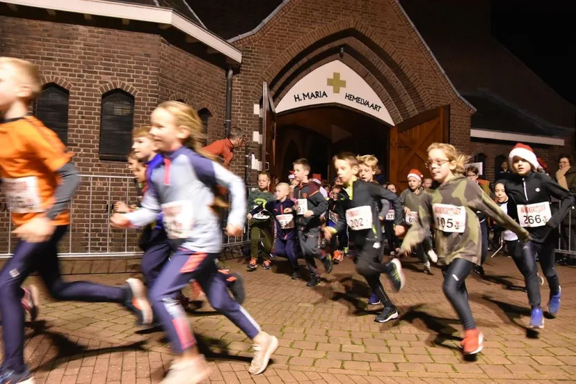 Start Kidsrun- foto Avondkerstloop Nispen