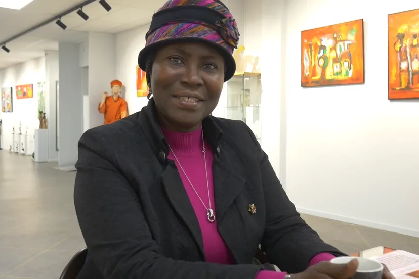 Bénédicta Akpaca in haar galerie