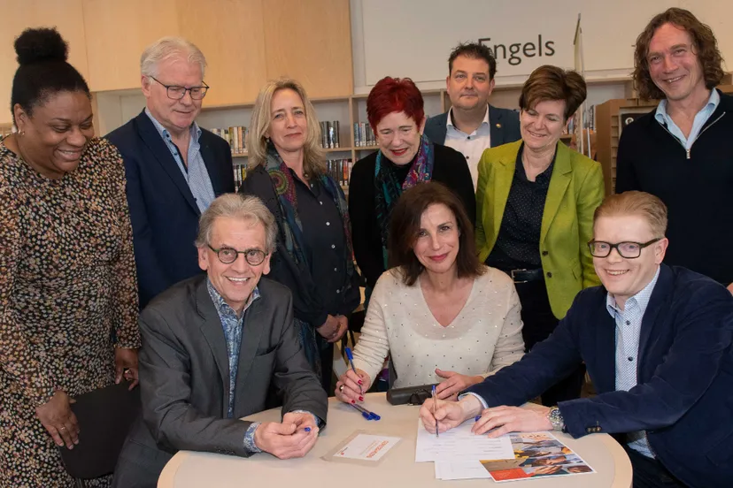 013 20230412 ondertekening akkoord basisvaardigheden lezen schrijven en rekenen