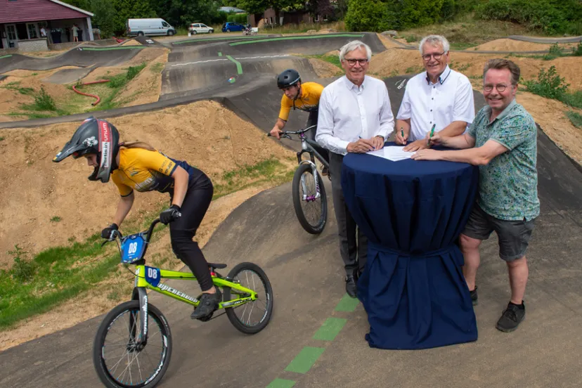 053 20220713 foto ondertekening watersley