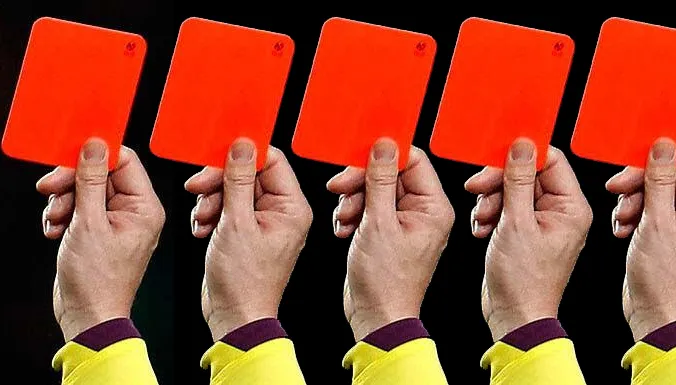 14433910663 336bb76494 z rode kaart ian burt red card cc by 20 rode kaarten vvs