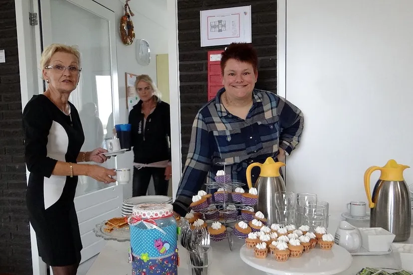 17 foto 2 buurten bij de jacobusstraat in born een succes 002