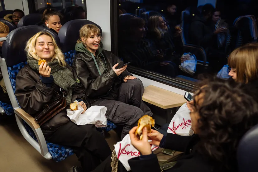 20231216arrivanachttreintheplayfulphotographer10043