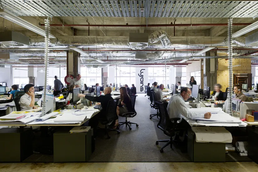 aan het werk op kantoor