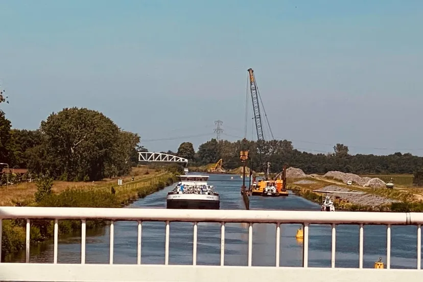 aanleg damwand in julianakanaal juni 2022