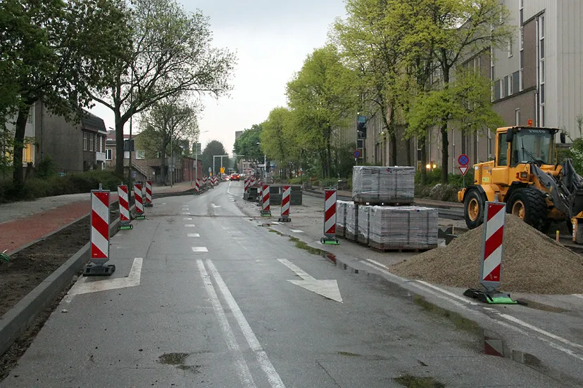 aanleg fietspaden langs leyenbroekerweg april 2017