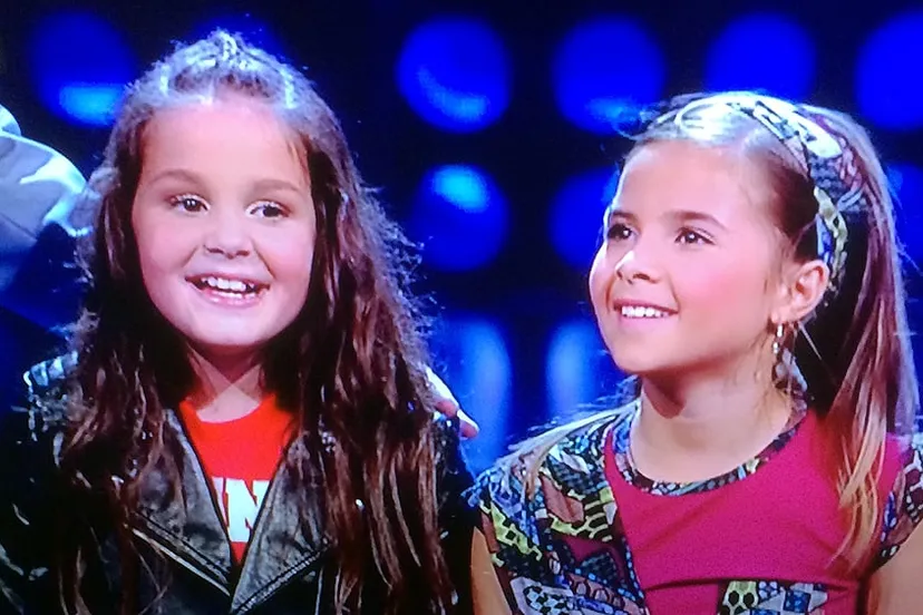 abby en yasmin hollands got talent 2014
