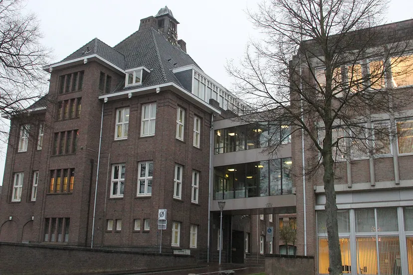 achterzijde oud raadhuis geleen brugverbinding verdwijnt