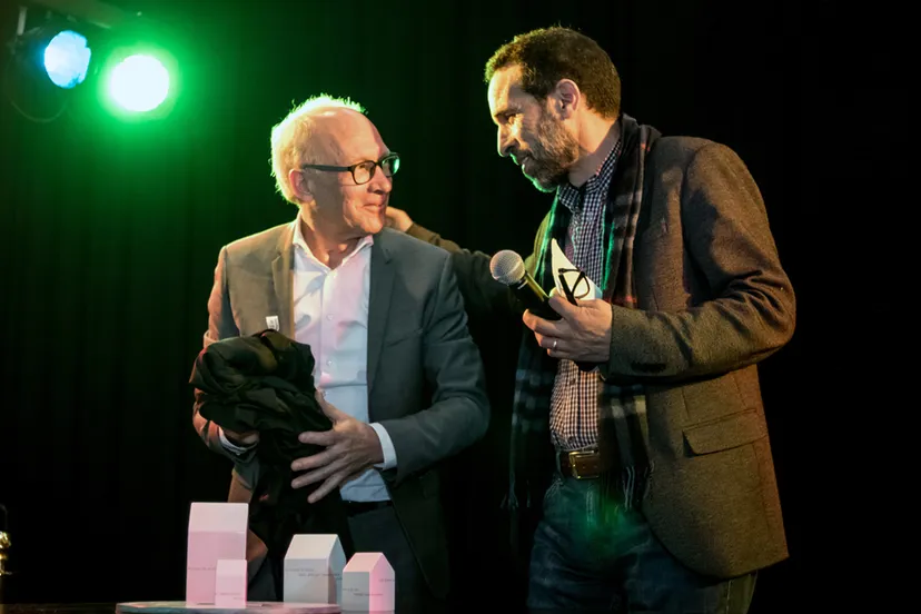 aedes kom binnen voor ton mans