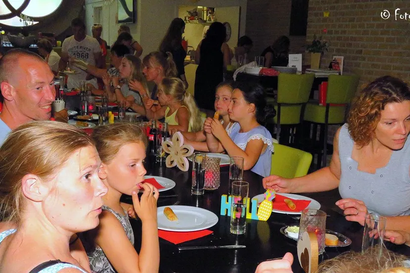 afsluiting eerste kinderresto van vanharte in mfc sanderbout