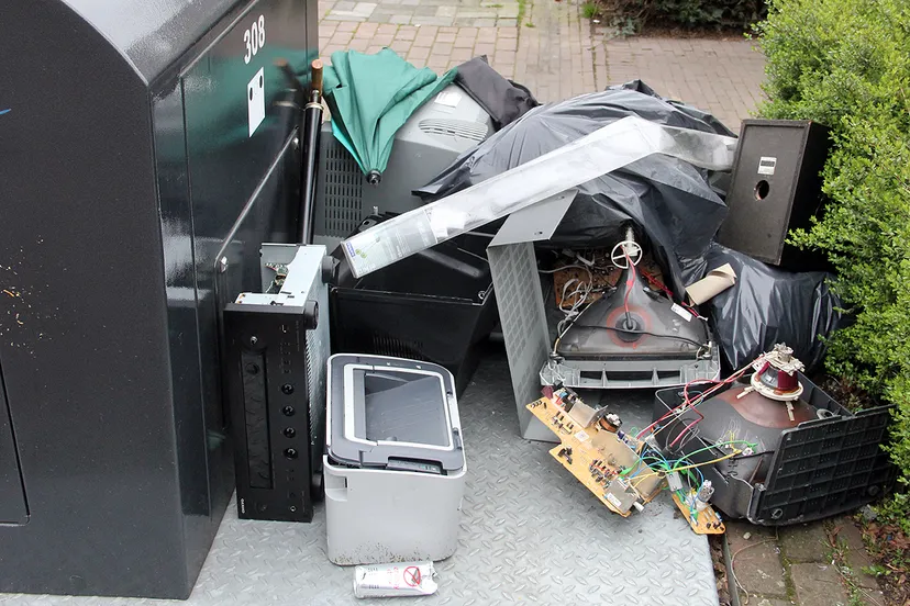 afvalbijplaatsen bij ogi kleine steeg maart 2019 2