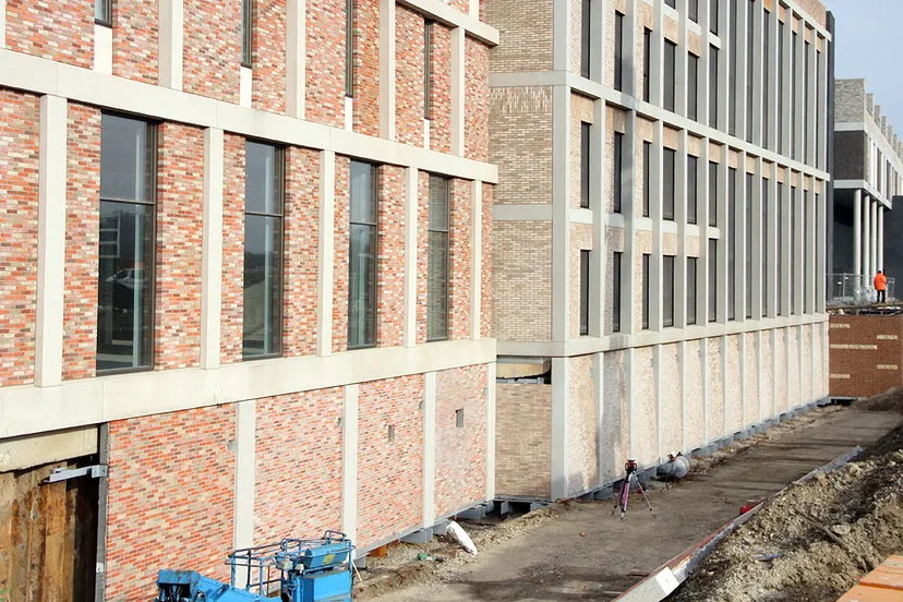 afwerking kadewanden langs de keutelbeek