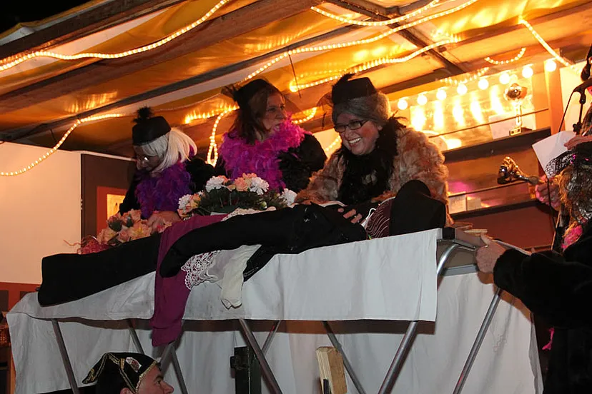 agjqnytin29q9nzvwwkaew0xb sjang is dood nach van t auwt wief