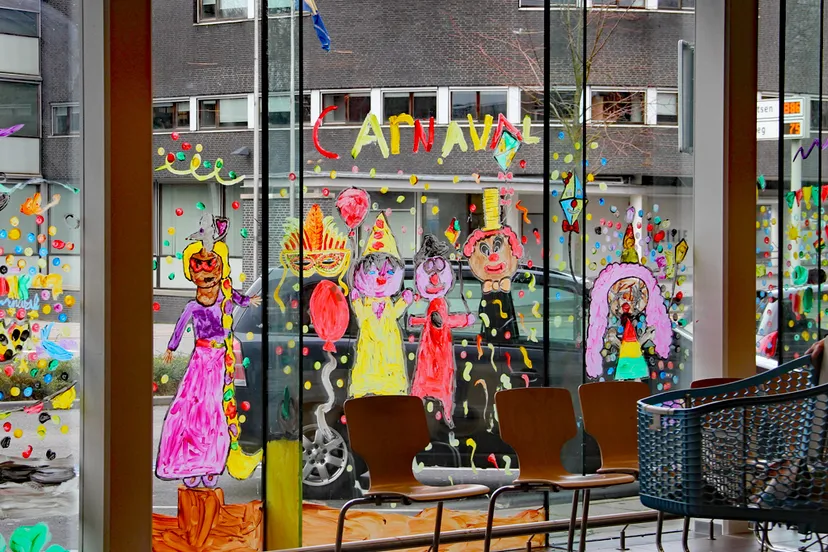 ah ramen carnaval beschilderd