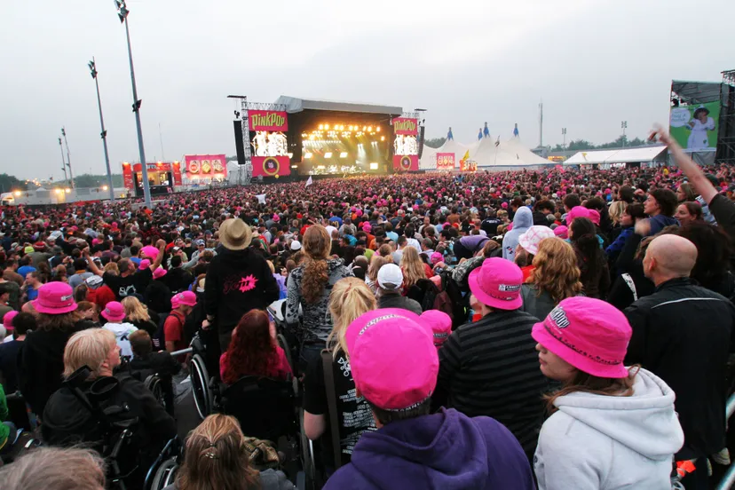 aj4qqsx2sy8bnc7bii8r3eg5g pinkpopfestivalfeestmuziekevenementhqnovum