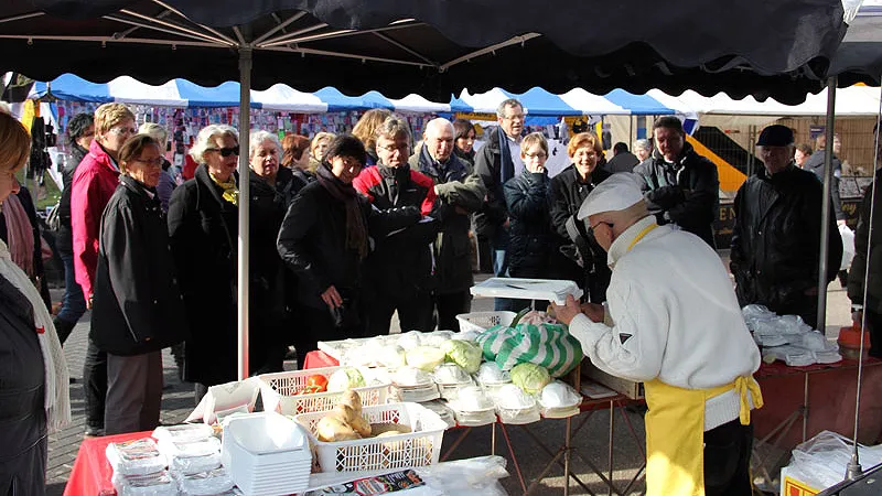 ajshjuvohqpckkdyj6of1eq8q standwerker aan het werk