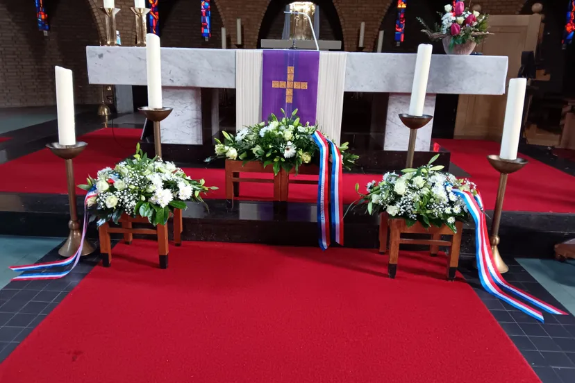 altaar heilig hartkerk overhoven