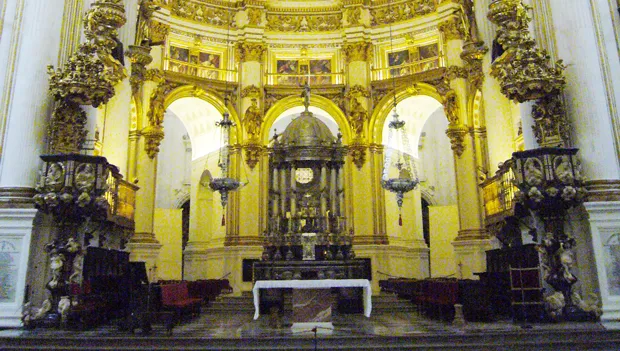 altaar kerk pepijntje cc by sa 30 via wikimedia commons