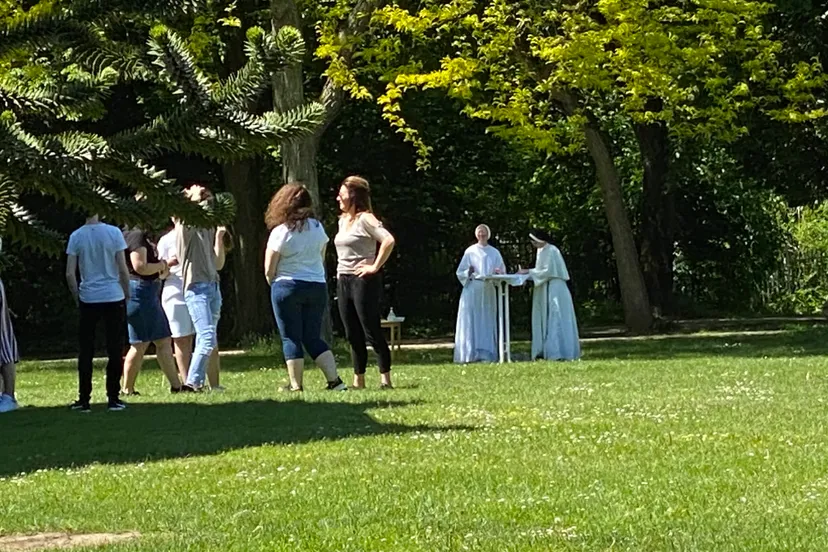 alternatieve processie burgemeester damenpark geleen