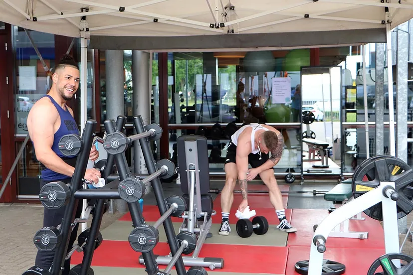 anytime fitness buiten ontsmetten na gebruik