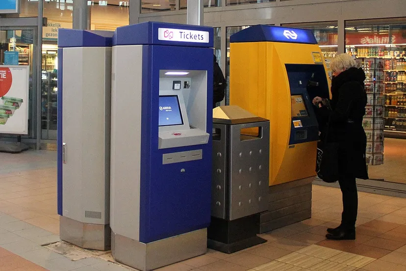 arriva kaartautomaten stationshal sittard