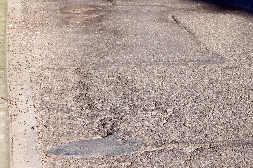 asfalt wilhelminastraat bij kruising met rijksweg zuid 2