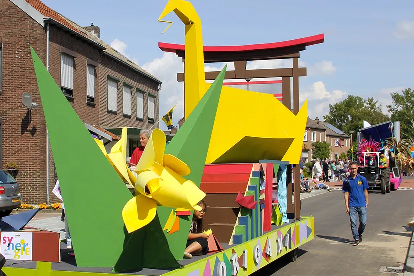 augstfestival oogstdankstoet