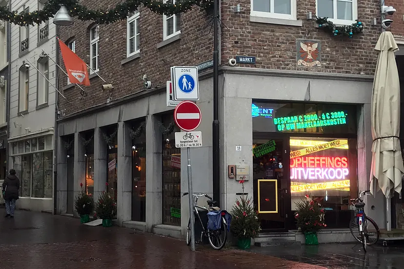 augustus van neer stopt