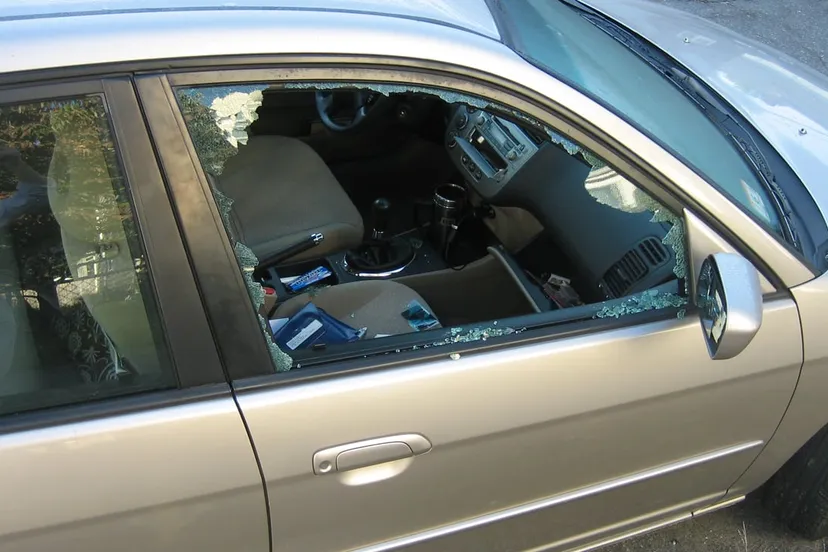 auto inbraak joh collier cc by sa 20 via flickr