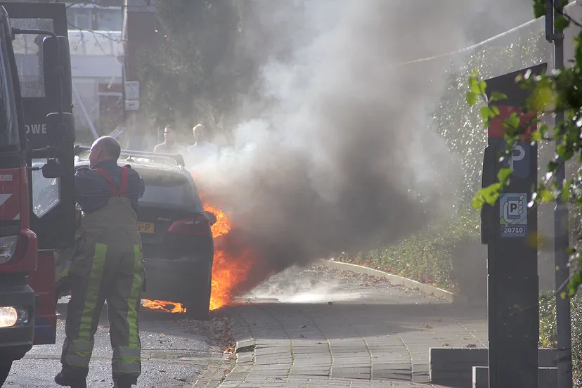autobrand brand kleine steeg 8 december 2017 aangestoken