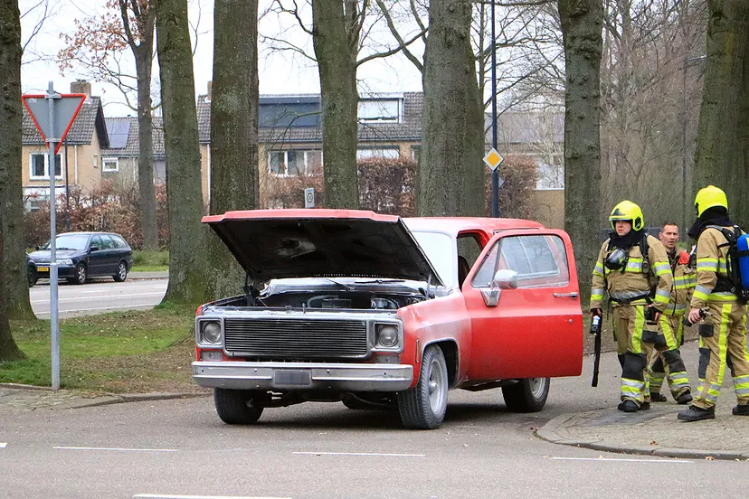 autobrand geblust door brandweer