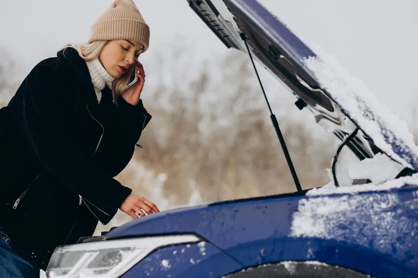 autopech sneeuw vrieskou