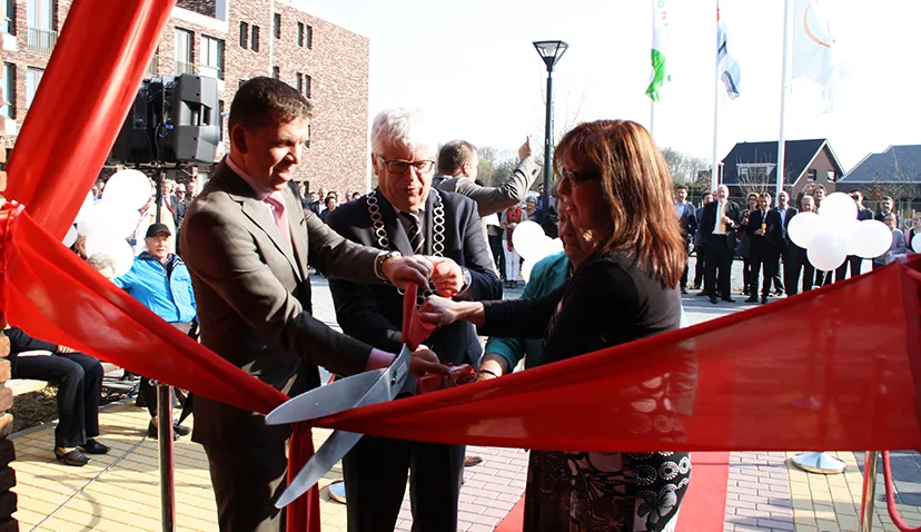 az42iaacjozf27ydgqgz29f0p 1 l1 lint doorknippen