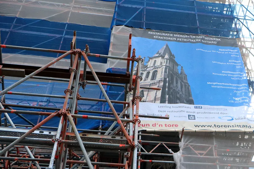 banner kerktoren sittard