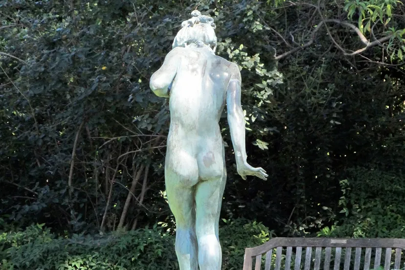 beeld naakt tuin cc0 pixabay statue 417262 1920