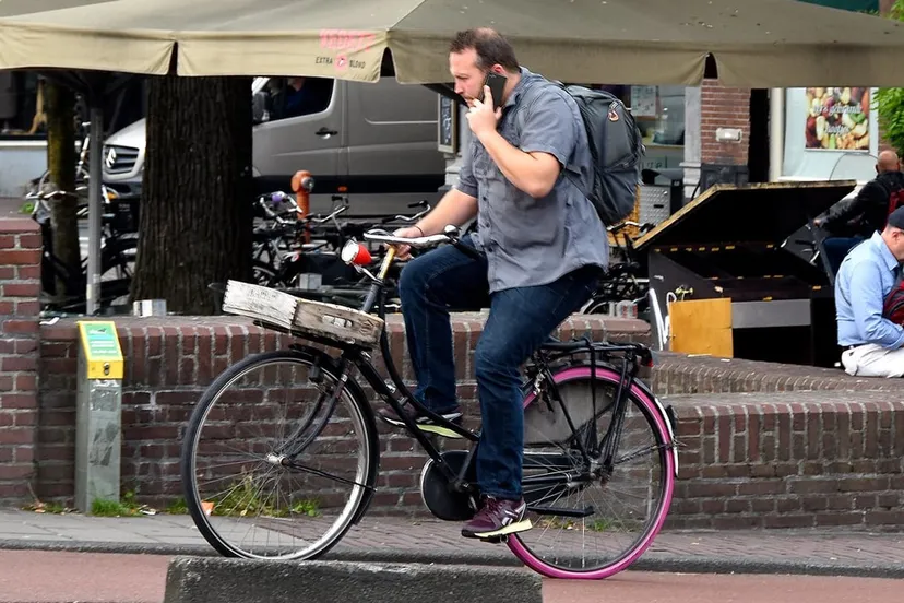 bellen op de fiets facemepls cc by 20 via flickr