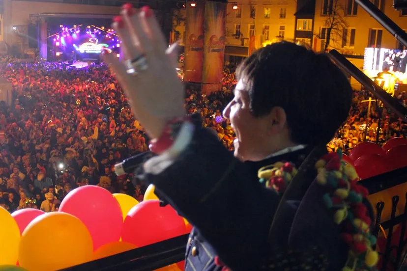 beppie kraft op t balkon van t kanon