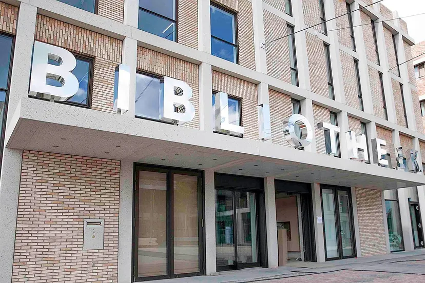 bibliotheek ligne ingang plein