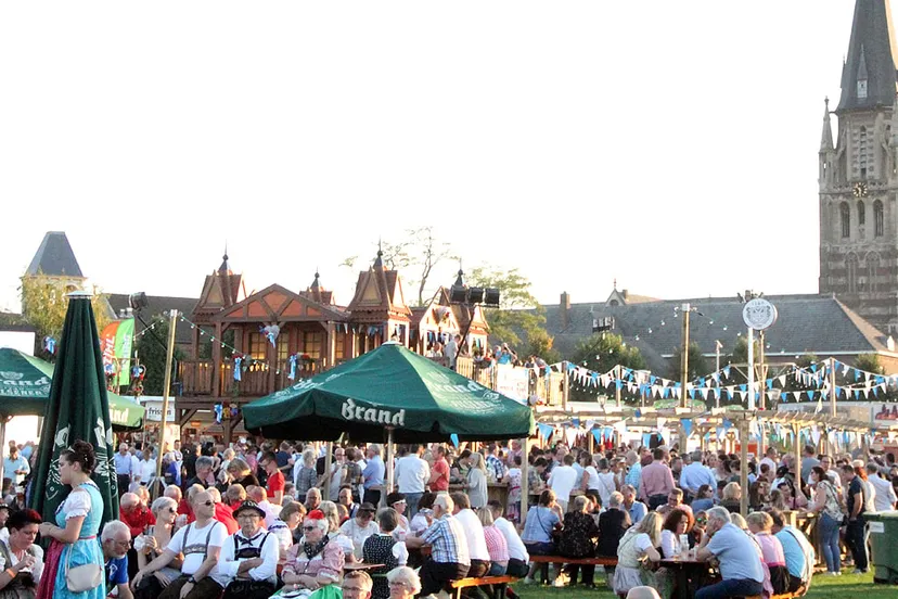biergarten wiesn zondag volbezet