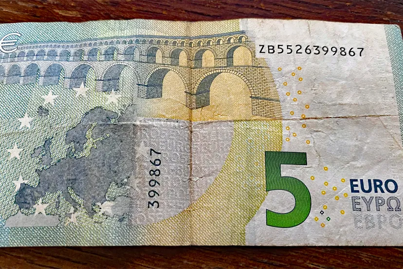 biljet van vijf euro