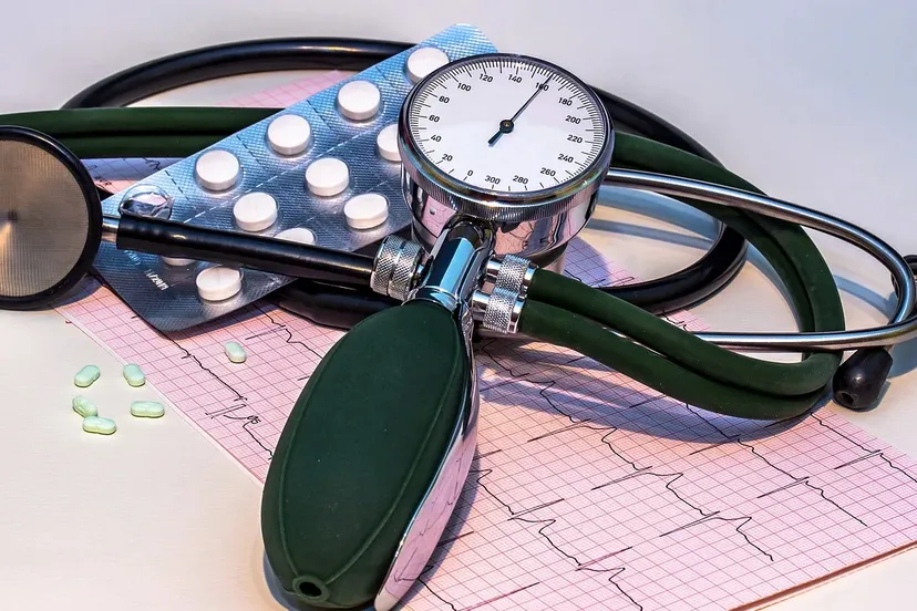 bloeddrukmeter stethoscoop hartfilm