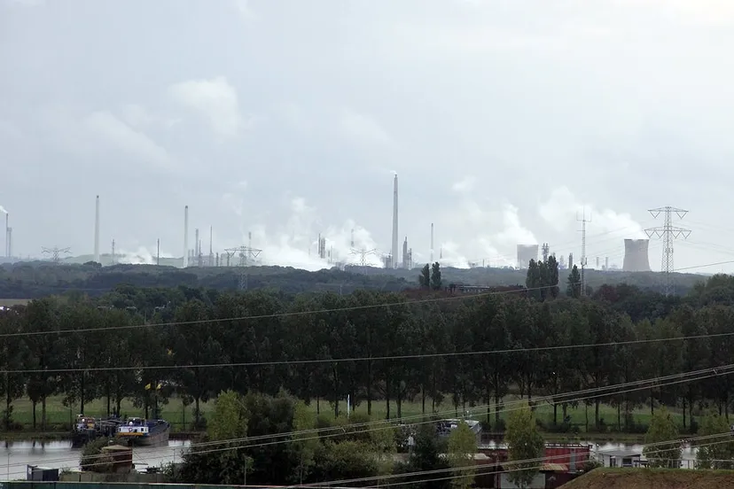 bovenop de grindberg 6 uitzicht op chemelot