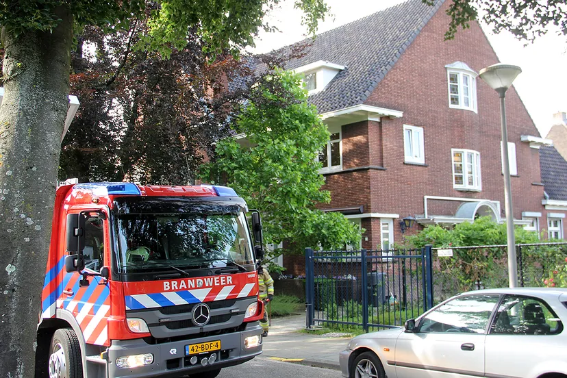 brandweer beukenlaan brand dak garage woonhuis 8 juni 2016