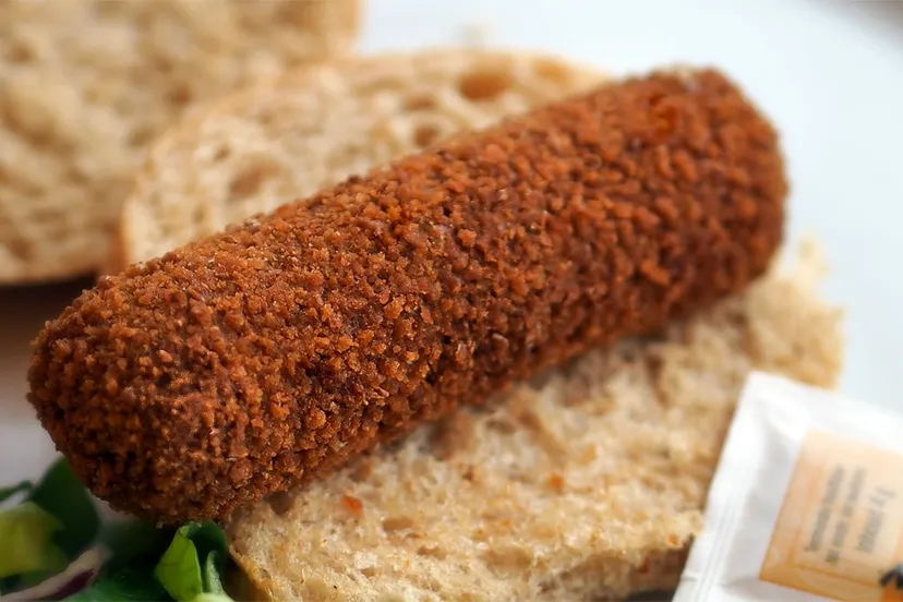 broodje kroket takeaway cc by sa 30 via wikimedia commons