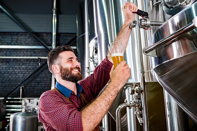 brouwer in brouwerij